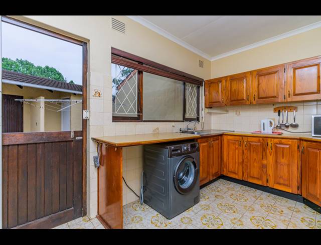 3 BEDROOM TOWNHOUSE FOR SALE IN THE WOLDS